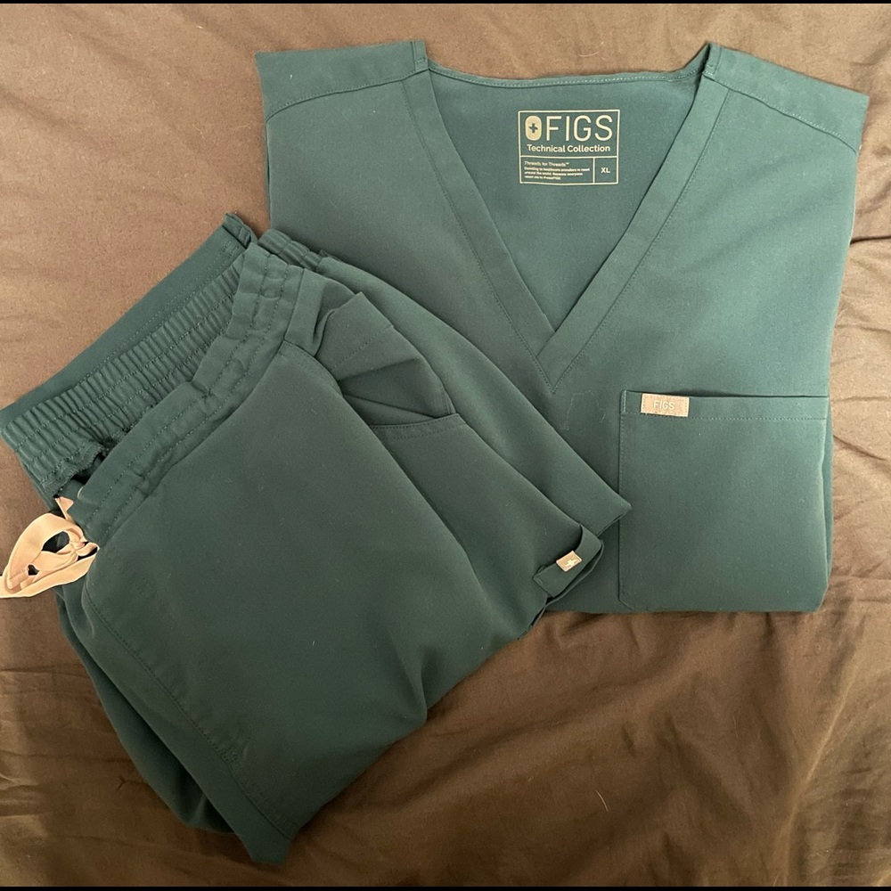XL Figs Scrub Set